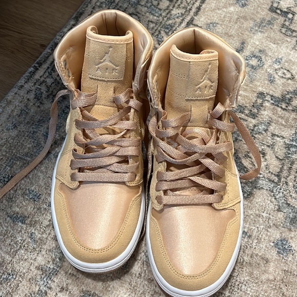 NIKE | Air Jordan 1 Iced Peach Retro Satin Suede Season of Her Collection Size 8 - Picture 3 of 8